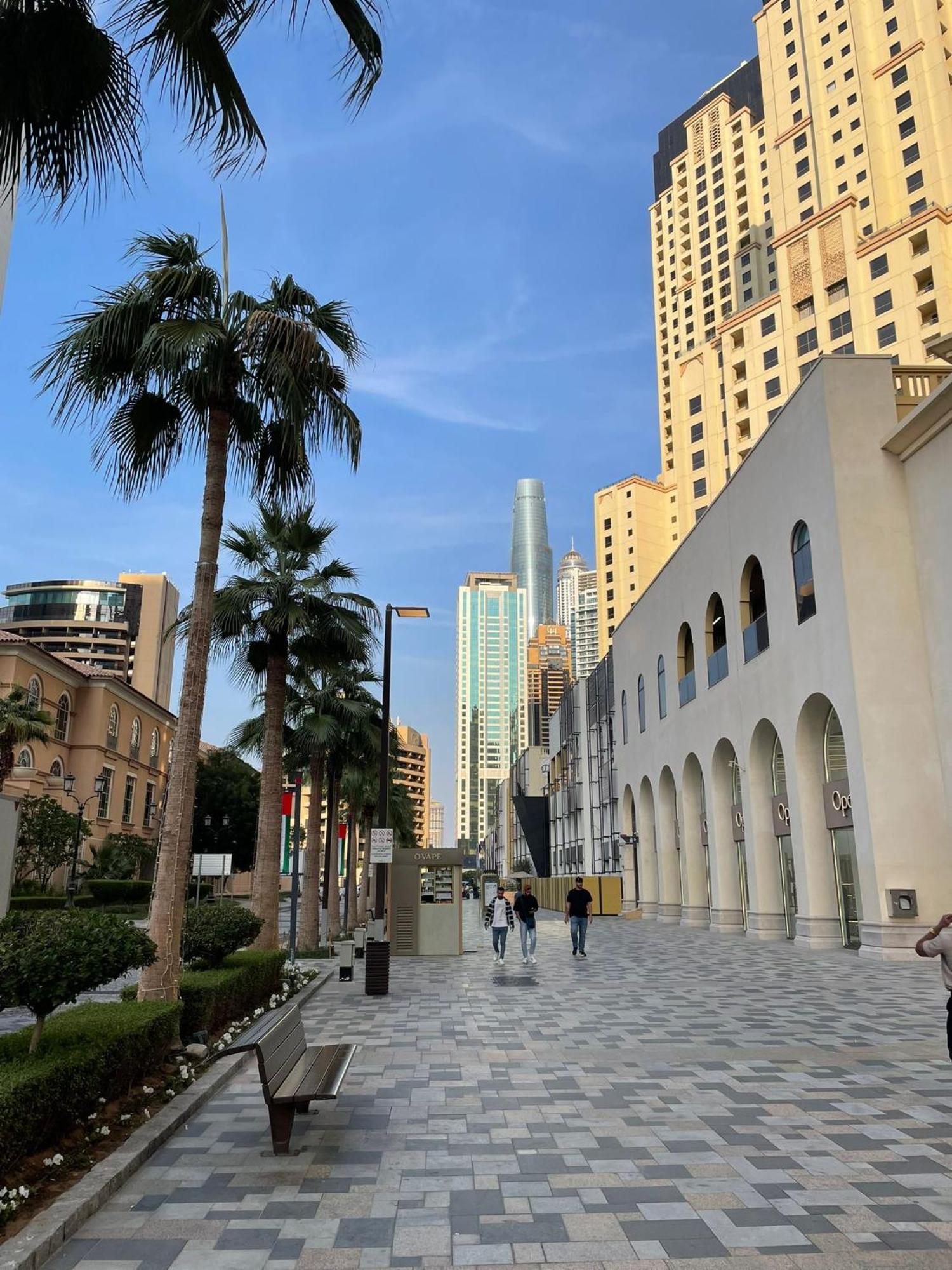 Four Stars Dubai Marina Jbr Hotell Exteriör bild